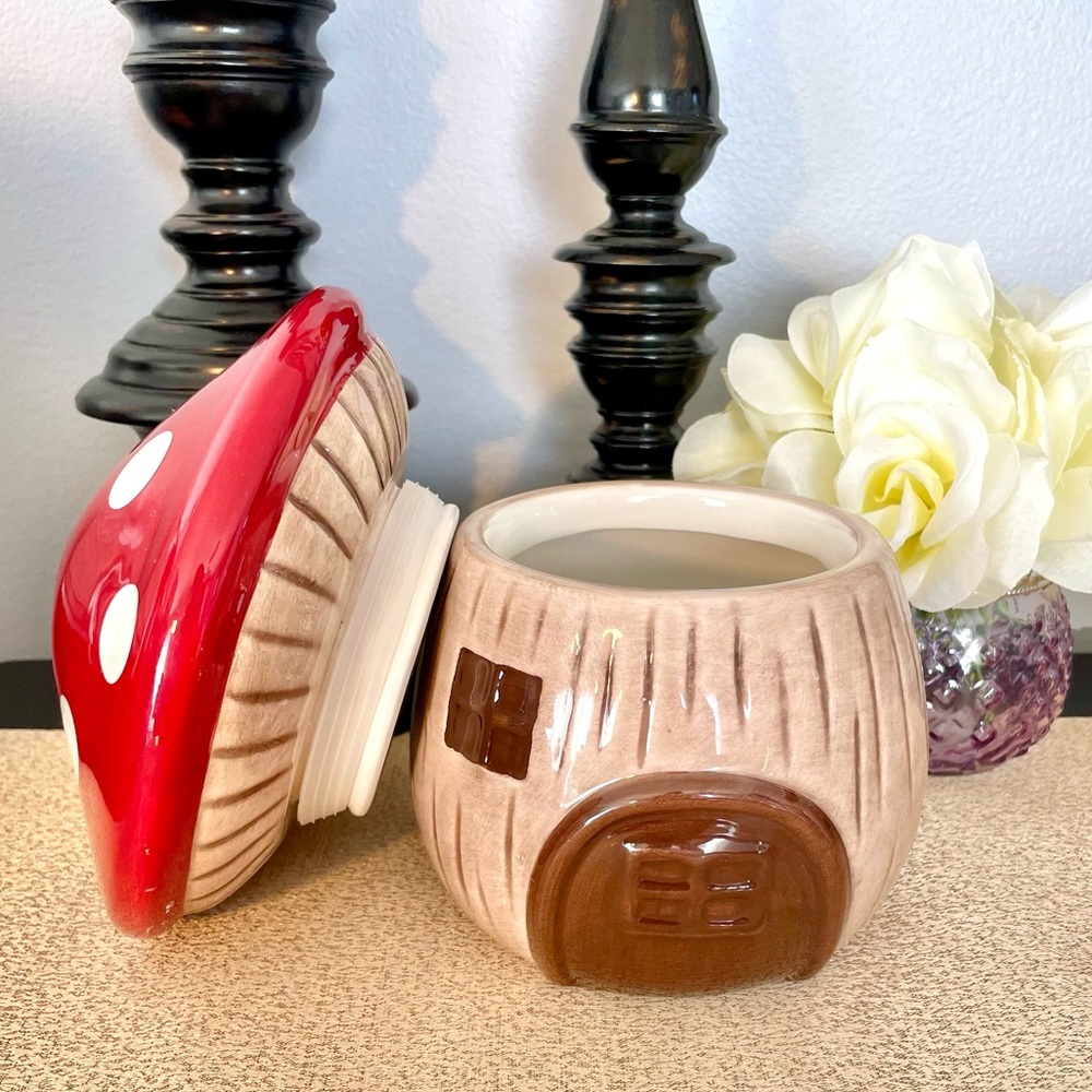NWT Vintage Inspired Mushroom 🍄 Ceramic Canister Jar - Picture 3 of 8
